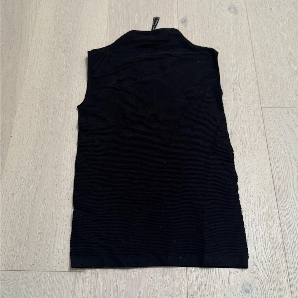Babaton Black Ribbed Sleeveless Mock Neck Tank Top Size Small - Picture 3 of 4